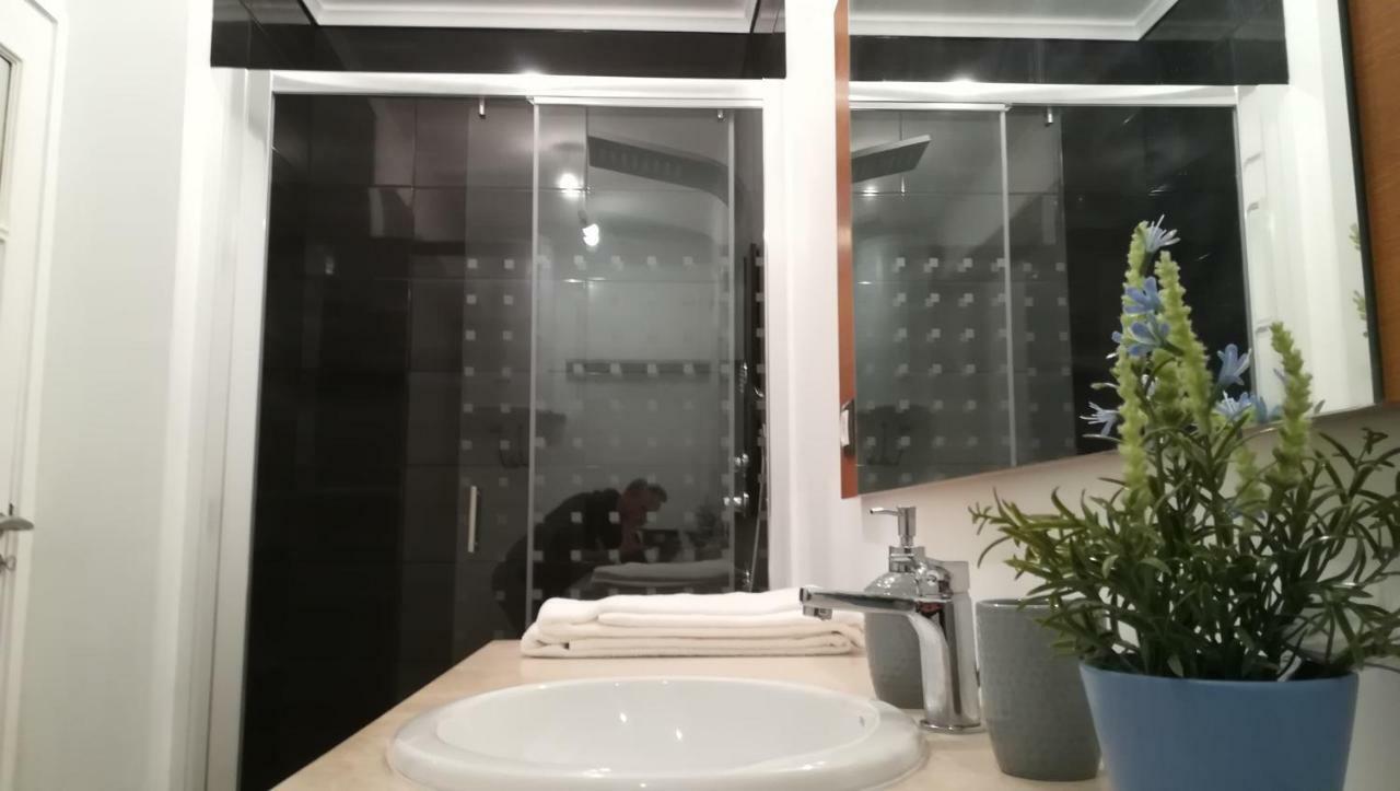 Porto Downtown Main Str Apartment Bagian luar foto